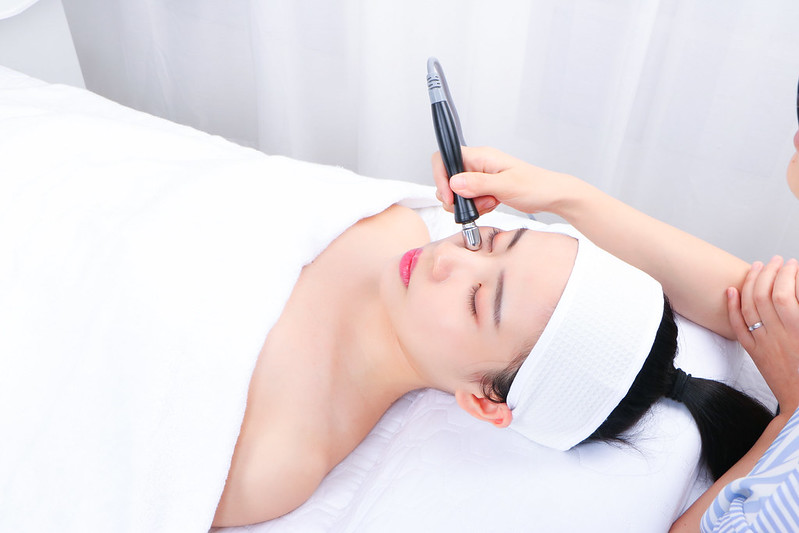 Unlock Youthful Radiance: Best Guide to Skin Tightening Lasers