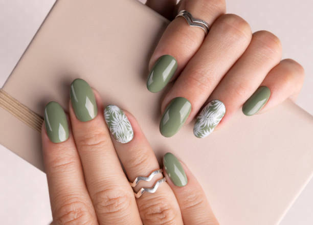 Gel vs. Acrylic Nails: Unveiling the Best Choice for Manicure